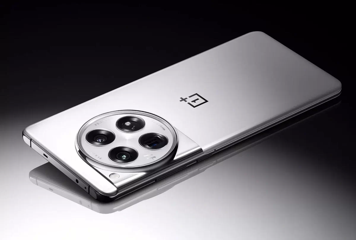 OnePlus 12 se ha hecho oficial: procesador Snapdragon 8 Gen 3, carga inalámbrica de 50W y cámara mejorada juntos oneplus 12