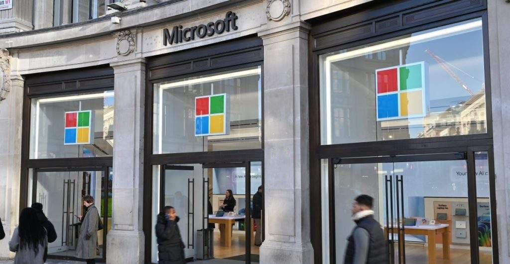 Microsoft triunfa sobre Google con una inversión de $ 30 mil millones ...